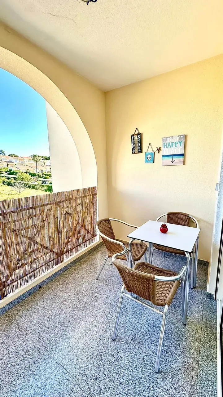 Le coin repas du balcon