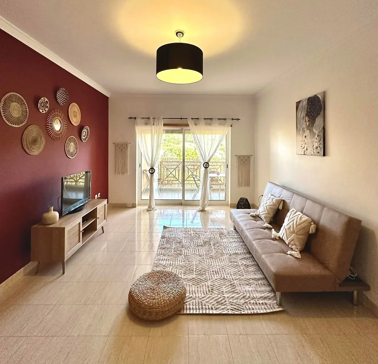 Un salon ouvert sur le balcon